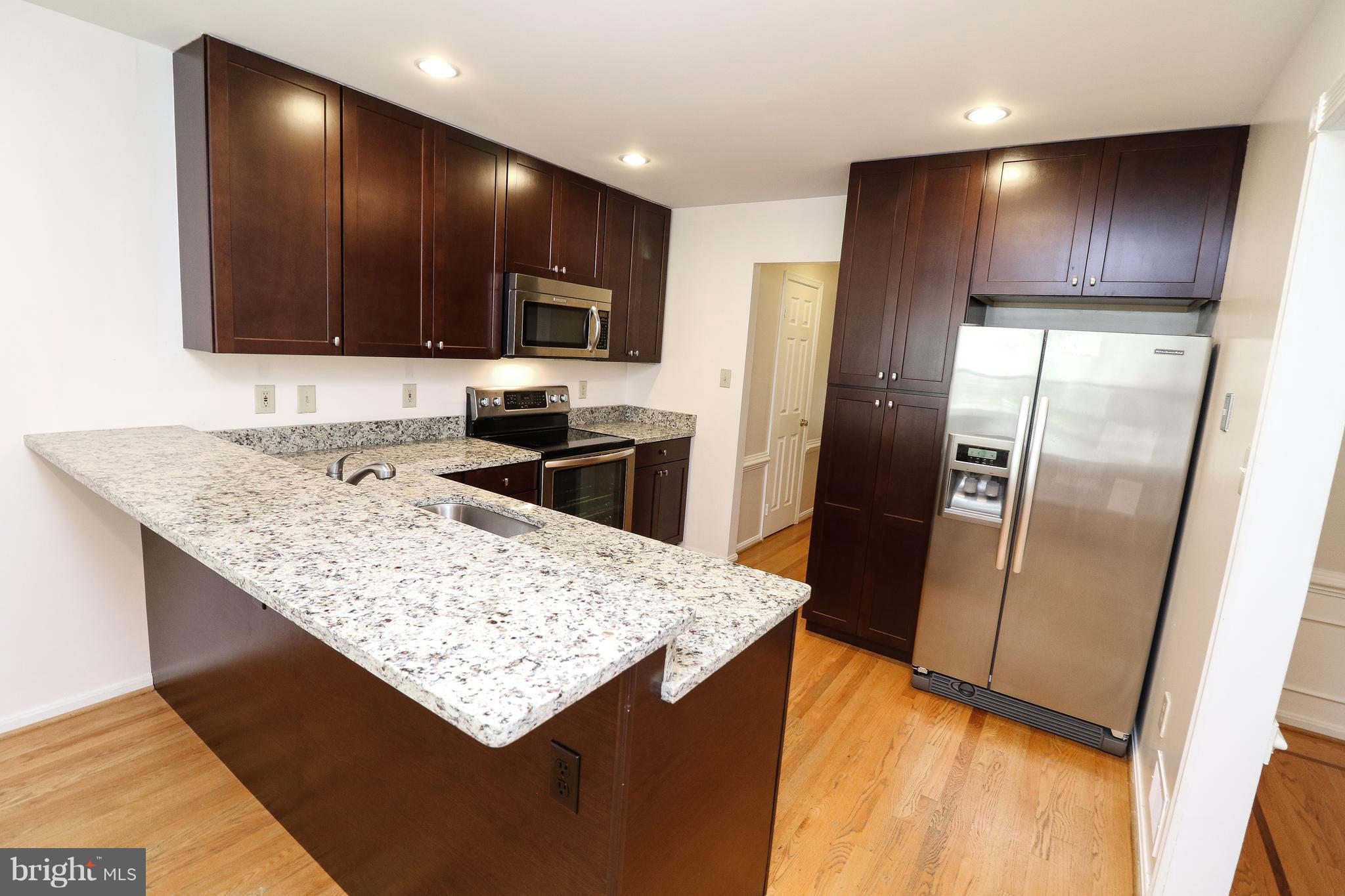 Kitchen with 42" Cabinets