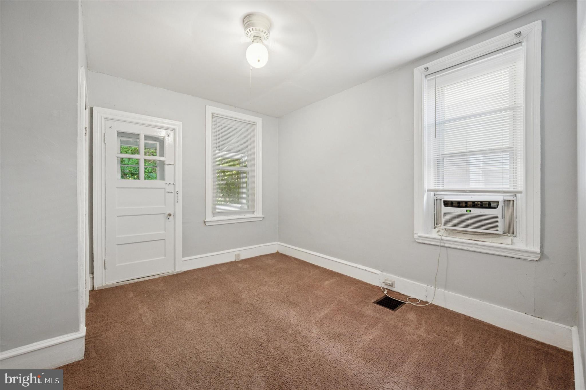 4817 Ridge Avenue Philadelphia, PA 19129 - Photo 27 of 34 an empty room with windows