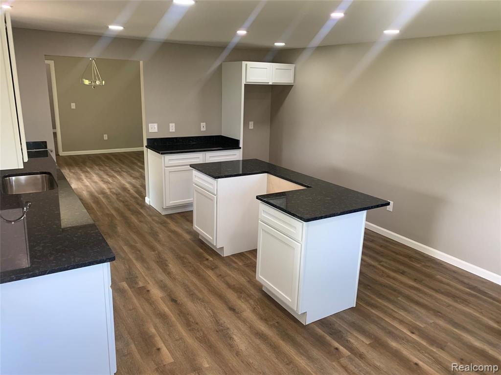 4456 Dublin Road Burton, MI 48529 - Photo 8 of 21