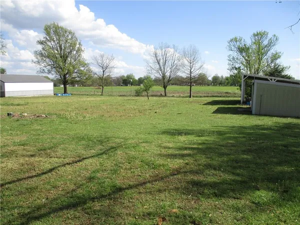 $215,000 | 400 South Washington Avenue, Columbus, KS 66725