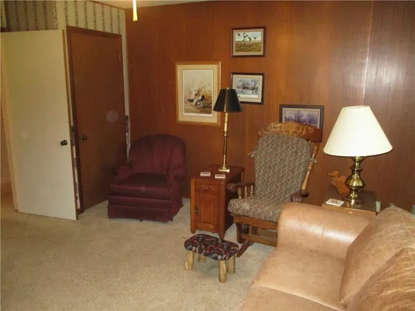 $215,000 | 400 South Washington Avenue, Columbus, KS 66725