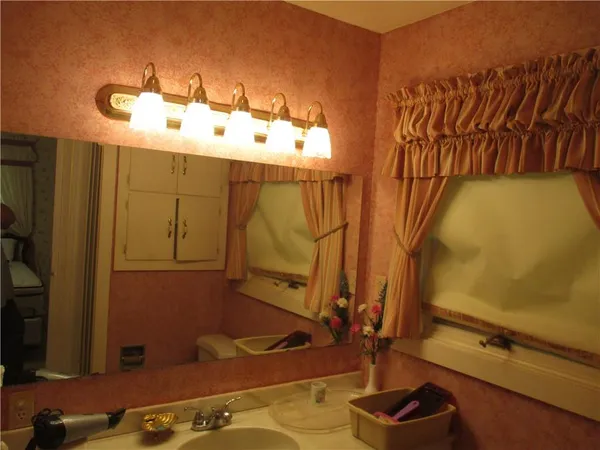 $215,000 | 400 South Washington Avenue, Columbus, KS 66725