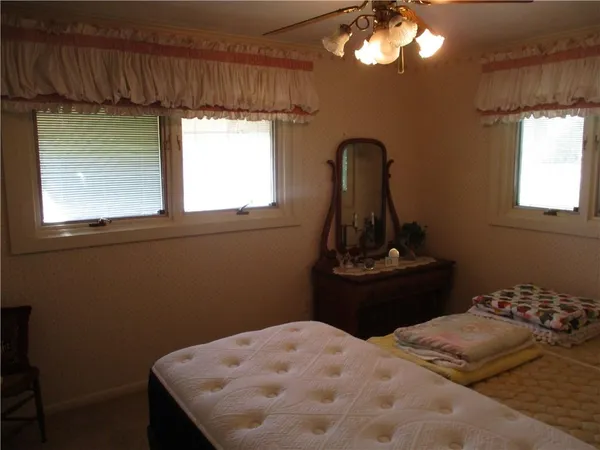 $215,000 | 400 South Washington Avenue, Columbus, KS 66725