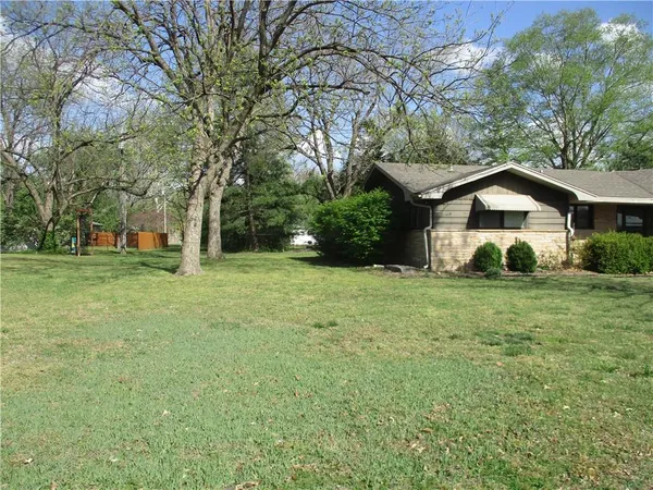 $215,000 | 400 South Washington Avenue, Columbus, KS 66725