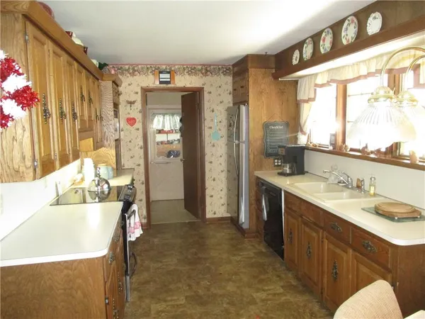 $215,000 | 400 South Washington Avenue, Columbus, KS 66725