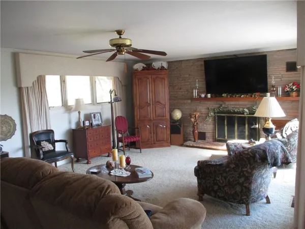 $215,000 | 400 South Washington Avenue, Columbus, KS 66725