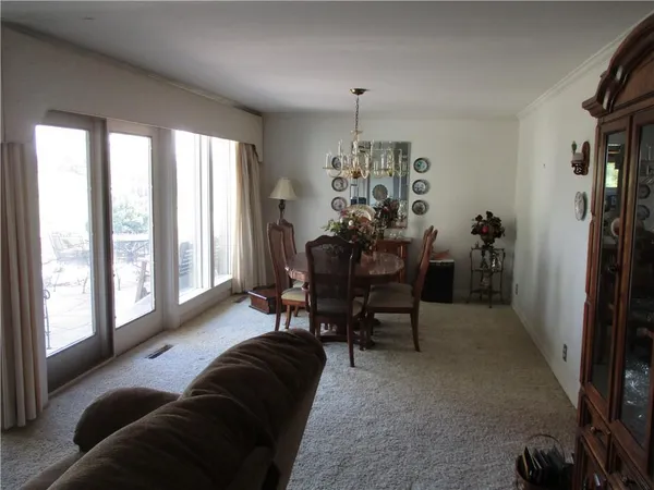 $215,000 | 400 South Washington Avenue, Columbus, KS 66725