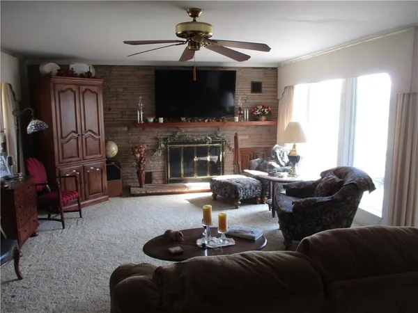 $215,000 | 400 South Washington Avenue, Columbus, KS 66725