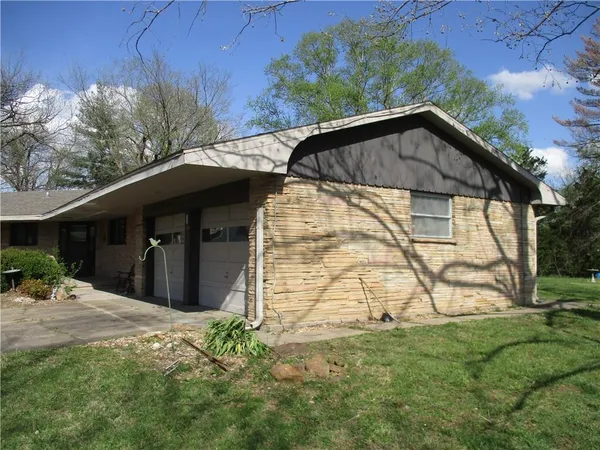 $215,000 | 400 South Washington Avenue, Columbus, KS 66725