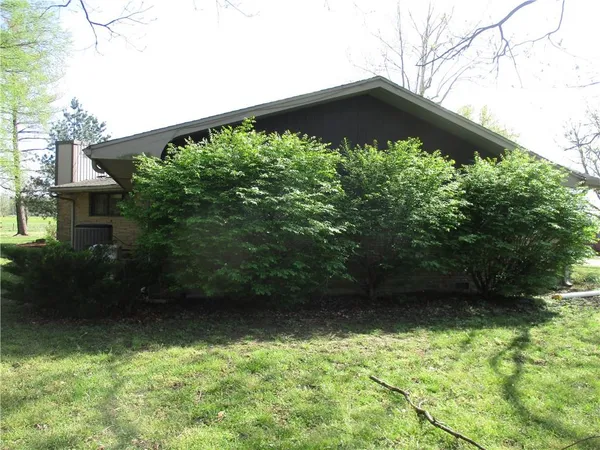 $215,000 | 400 South Washington Avenue, Columbus, KS 66725