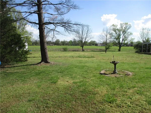 $215,000 | 400 South Washington Avenue, Columbus, KS 66725