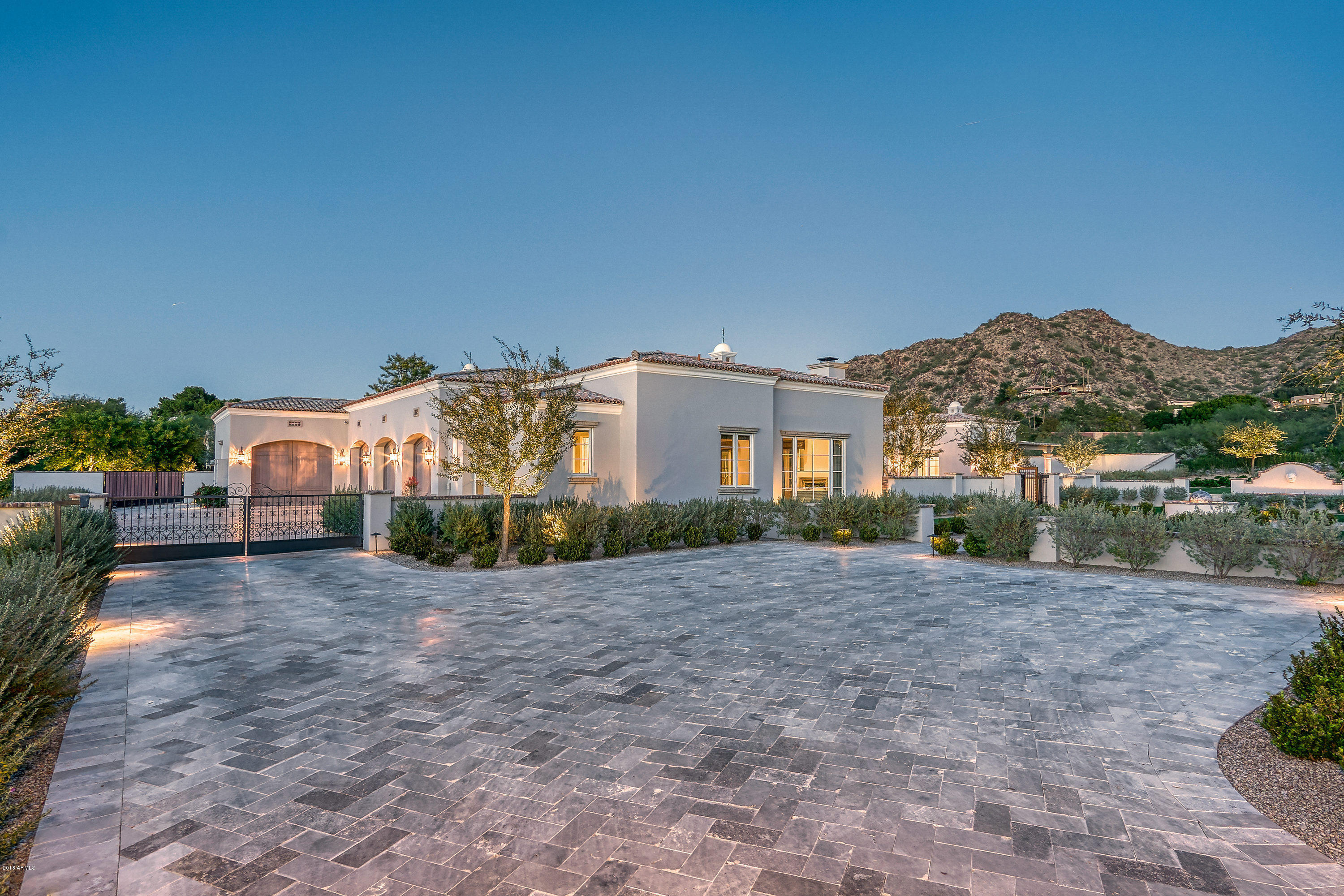 5296 East Roadrunner Road Paradise Valley, AZ 85253 - Photo 115 of 128 92-102-Driveway