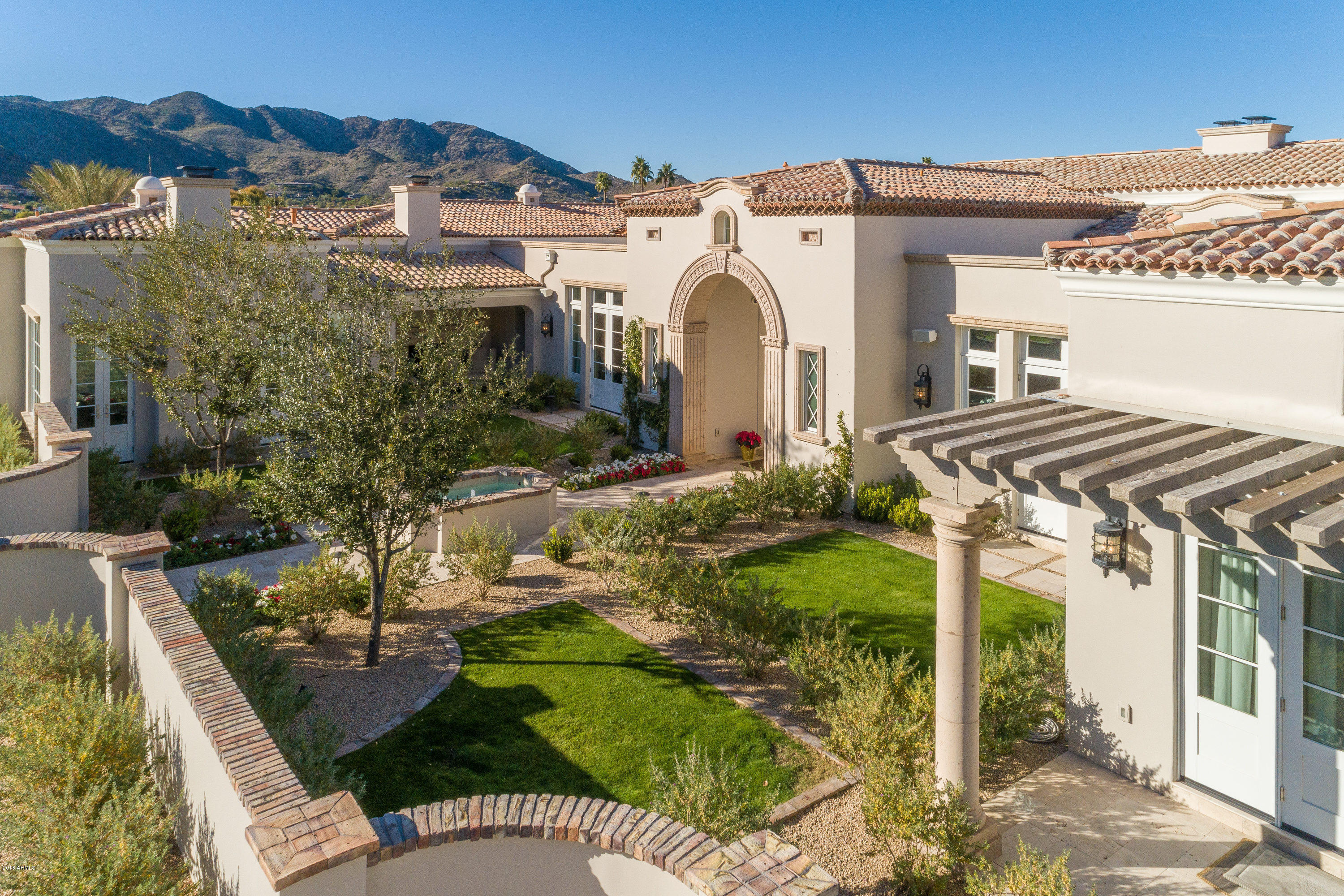 5296 East Roadrunner Road Paradise Valley, AZ 85253 - Photo 14 of 128 02-2-Courtyard