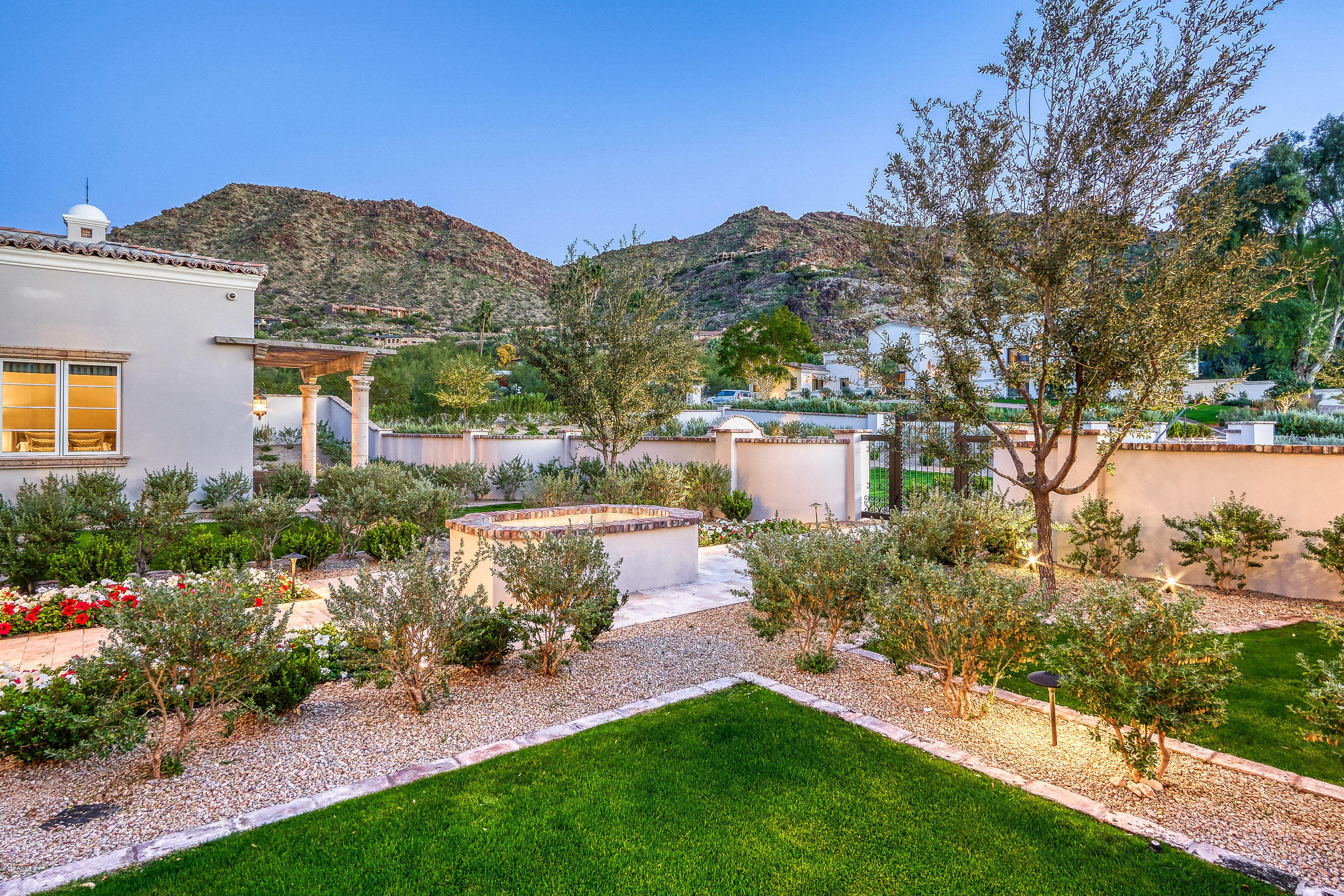 5296 East Roadrunner Road Paradise Valley, AZ 85253 - Photo 16 of 128 23-64-Courtyard Views