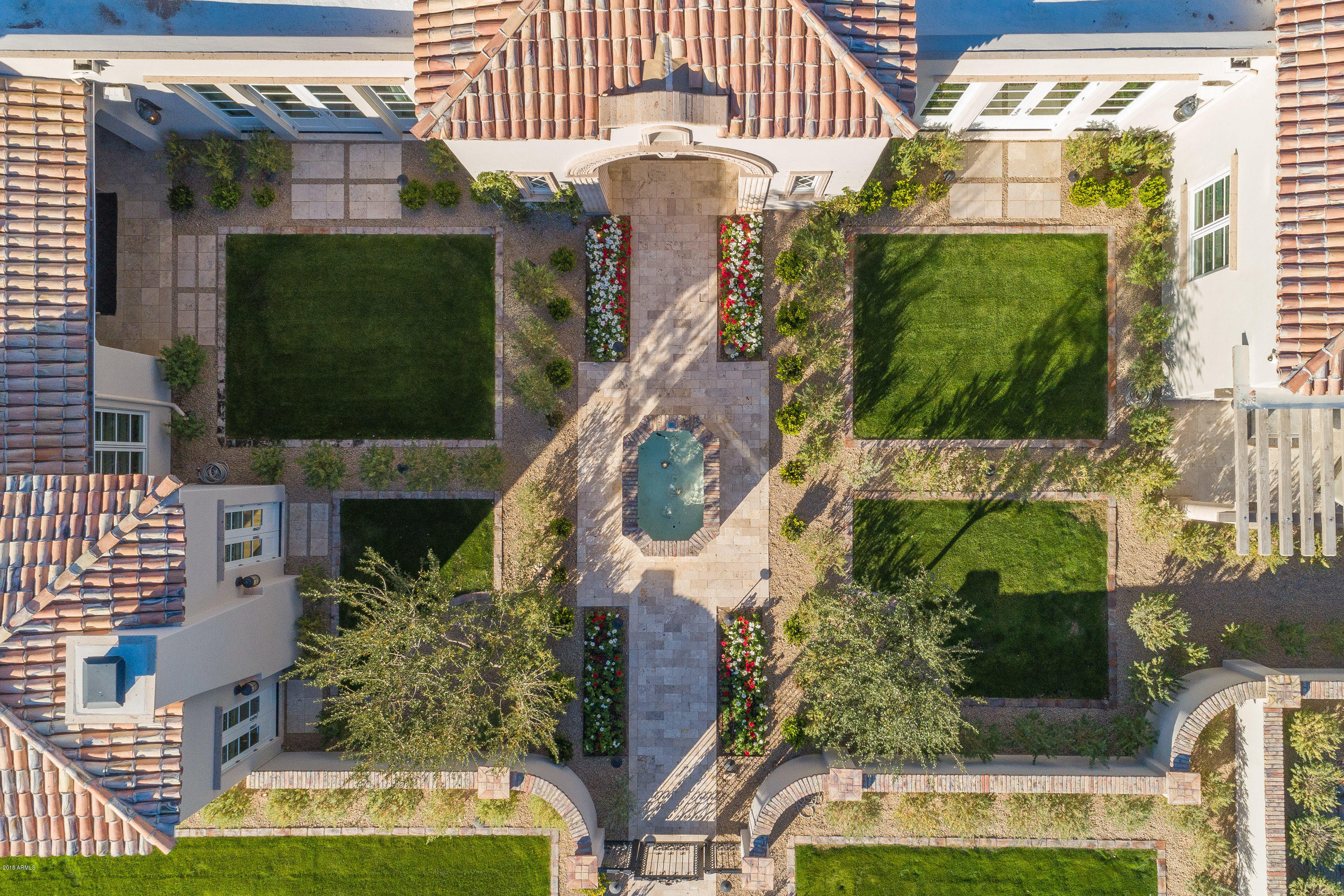 5296 East Roadrunner Road Paradise Valley, AZ 85253 - Photo 17 of 128 110-16-Birds Eye Courtyard