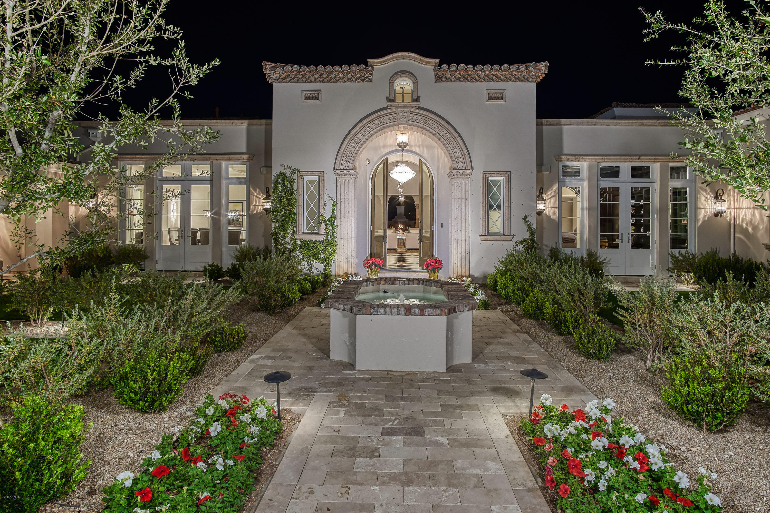5296 East Roadrunner Road Paradise Valley, AZ 85253 - Photo 18 of 128 2-45-Front Courtyard