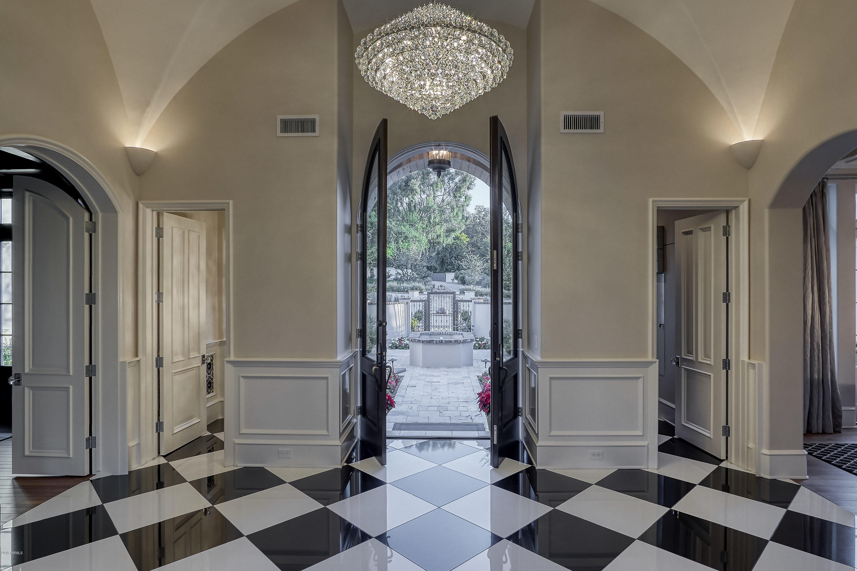 5296 East Roadrunner Road Paradise Valley, AZ 85253 - Photo 23 of 128 34-53-Foyer