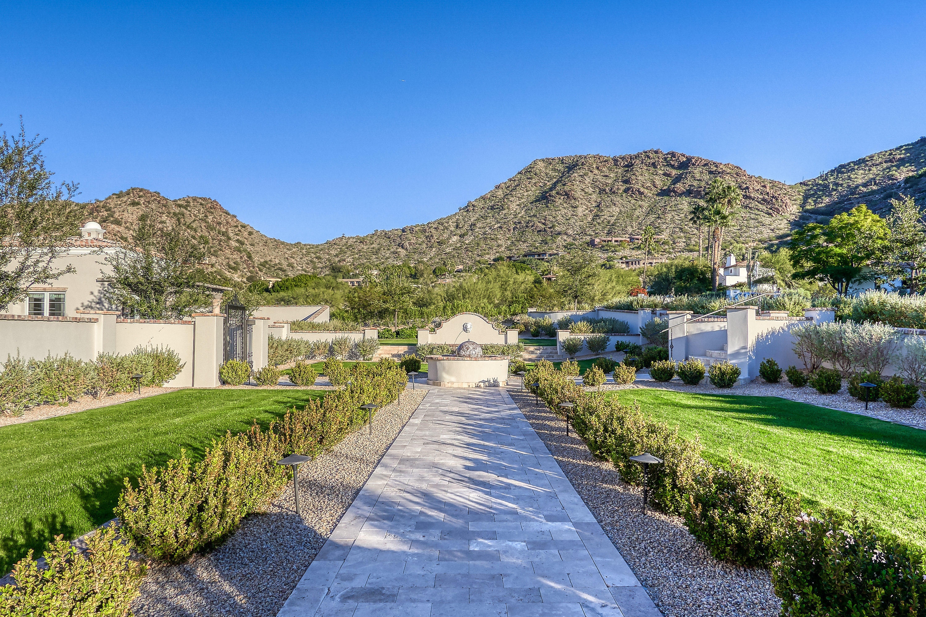5296 East Roadrunner Road Paradise Valley, AZ 85253 - Photo 5 of 128 91-107-Views