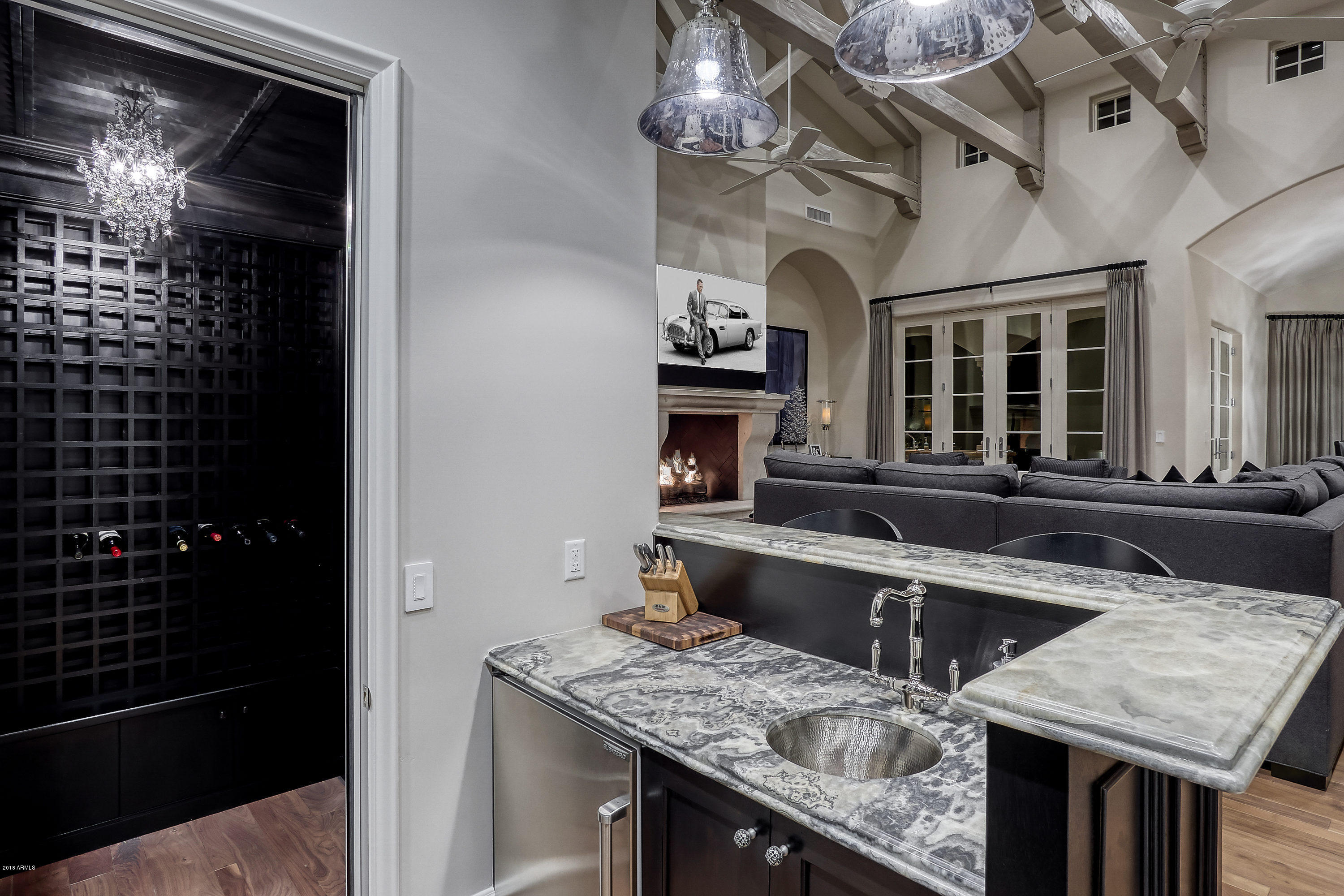 5296 East Roadrunner Road Paradise Valley, AZ 85253 - Photo 51 of 128 15-39-Wet Bar - Living Room