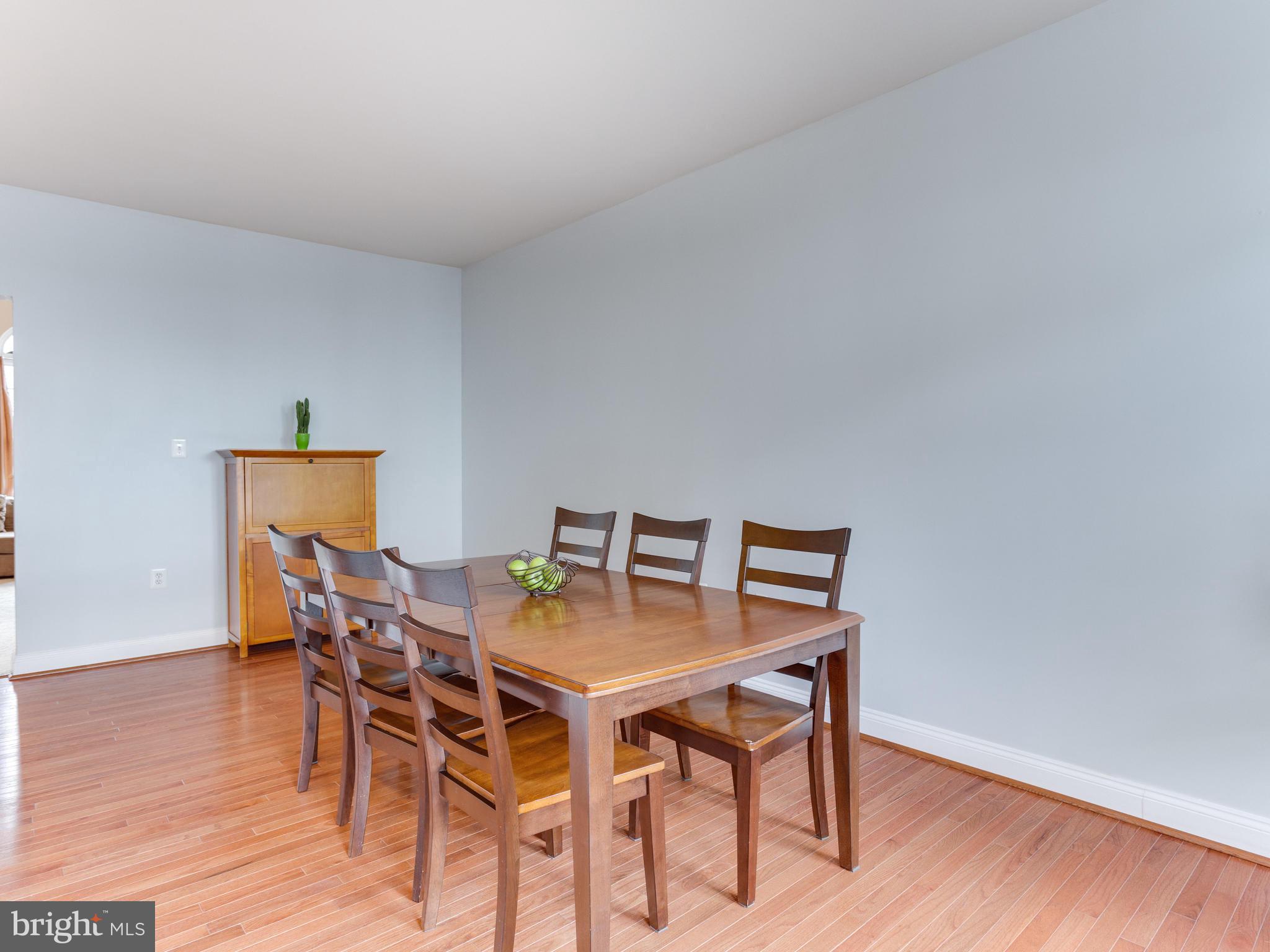 624 Springhouse Square Southeast Leesburg, VA 20175 - Photo 4 of 27 Dining Room