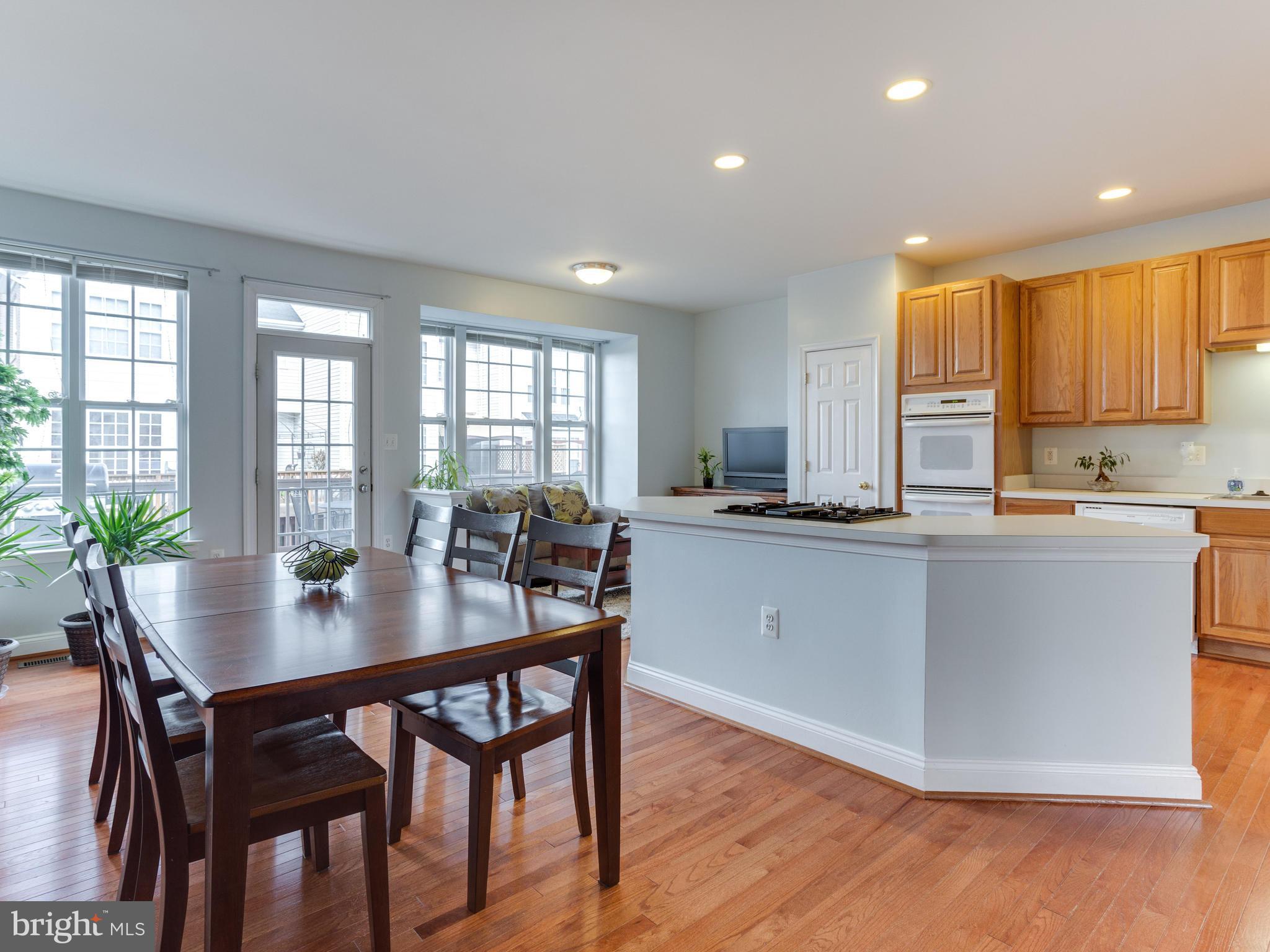 624 Springhouse Square Southeast Leesburg, VA 20175 - Photo 5 of 27 Dining Room