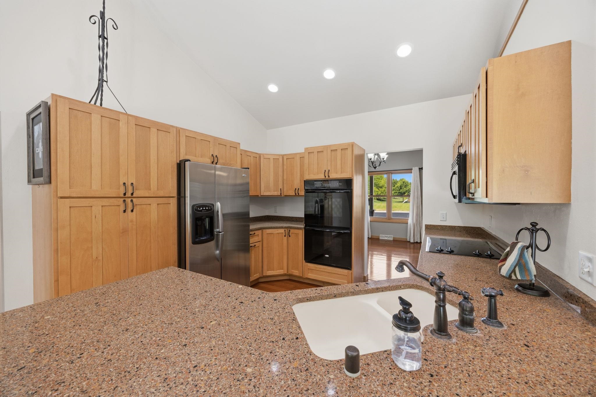 401 Highland Road Cambridge, WI 53523 - Photo 16 of 90