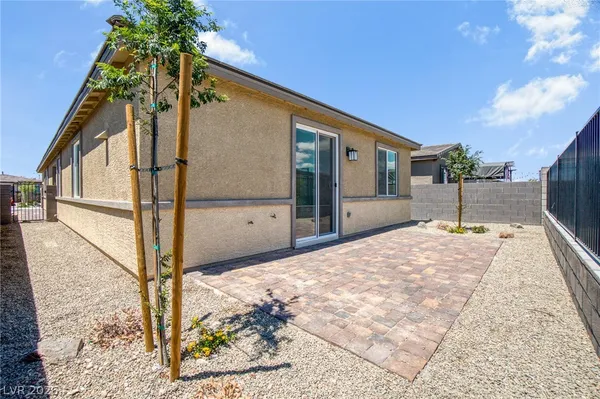 $2,550 | 9770 Redwood Cascade Street, Las Vegas, NV 89143