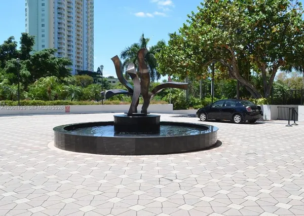 $3,300 | 2333 Brickell Avenue, Unit 1803, Miami, FL 33129