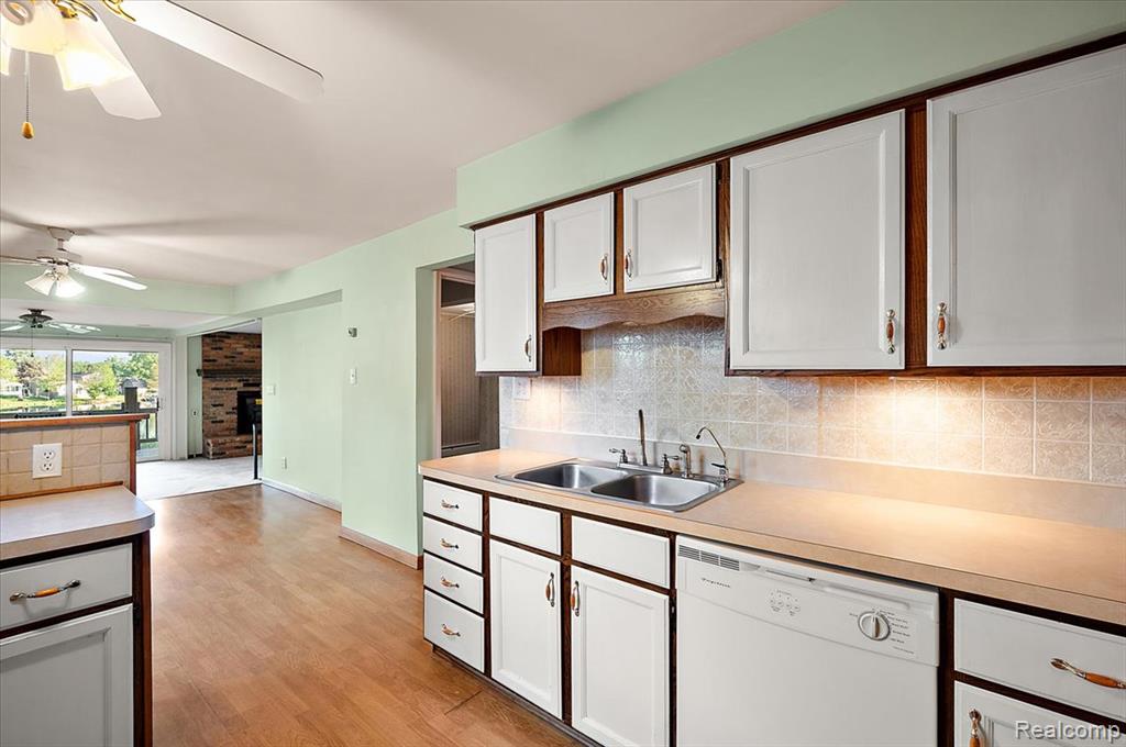 9080 River Valley Road Brighton, MI 48116 - Photo 11 of 72