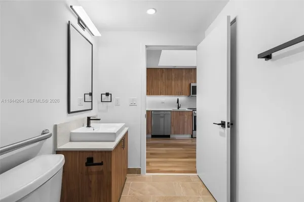 $1,777 | 650 Southwest 1st Street, Unit 204, Miami, FL 33130