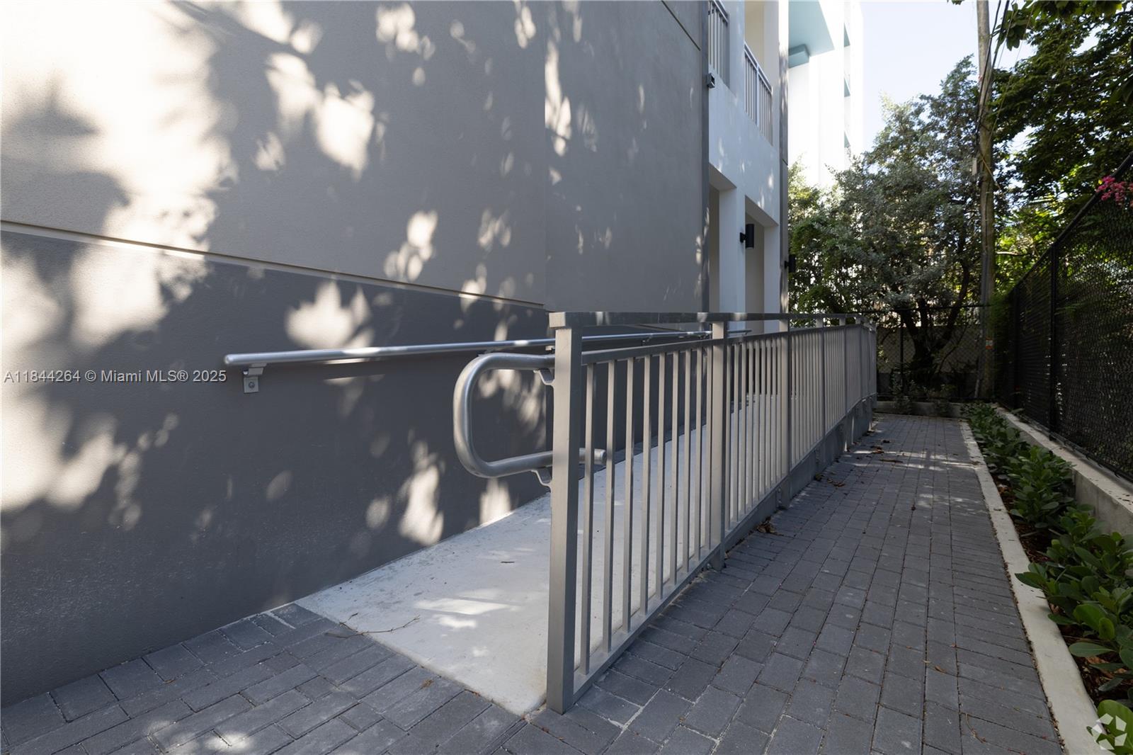 650 Southwest 1st Street, Unit 203 Miami, FL 33130 - Photo 12 of 15