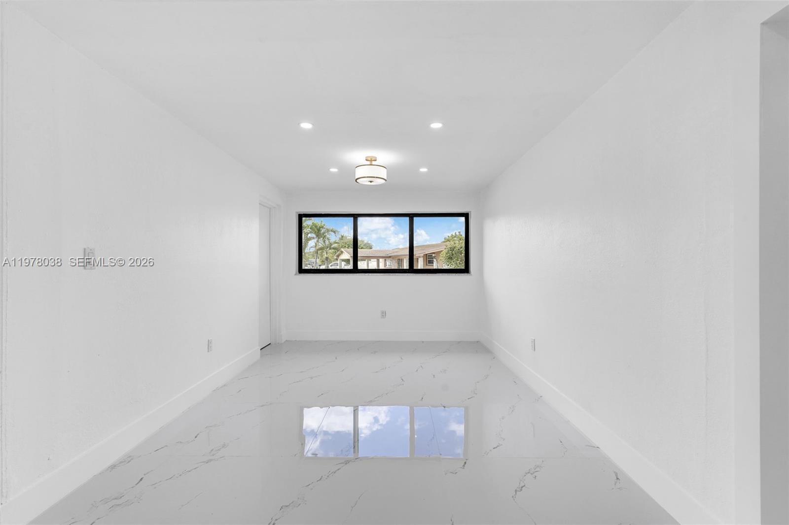 695 West 73rd Place Hialeah, FL 33014 - Photo 12 of 27