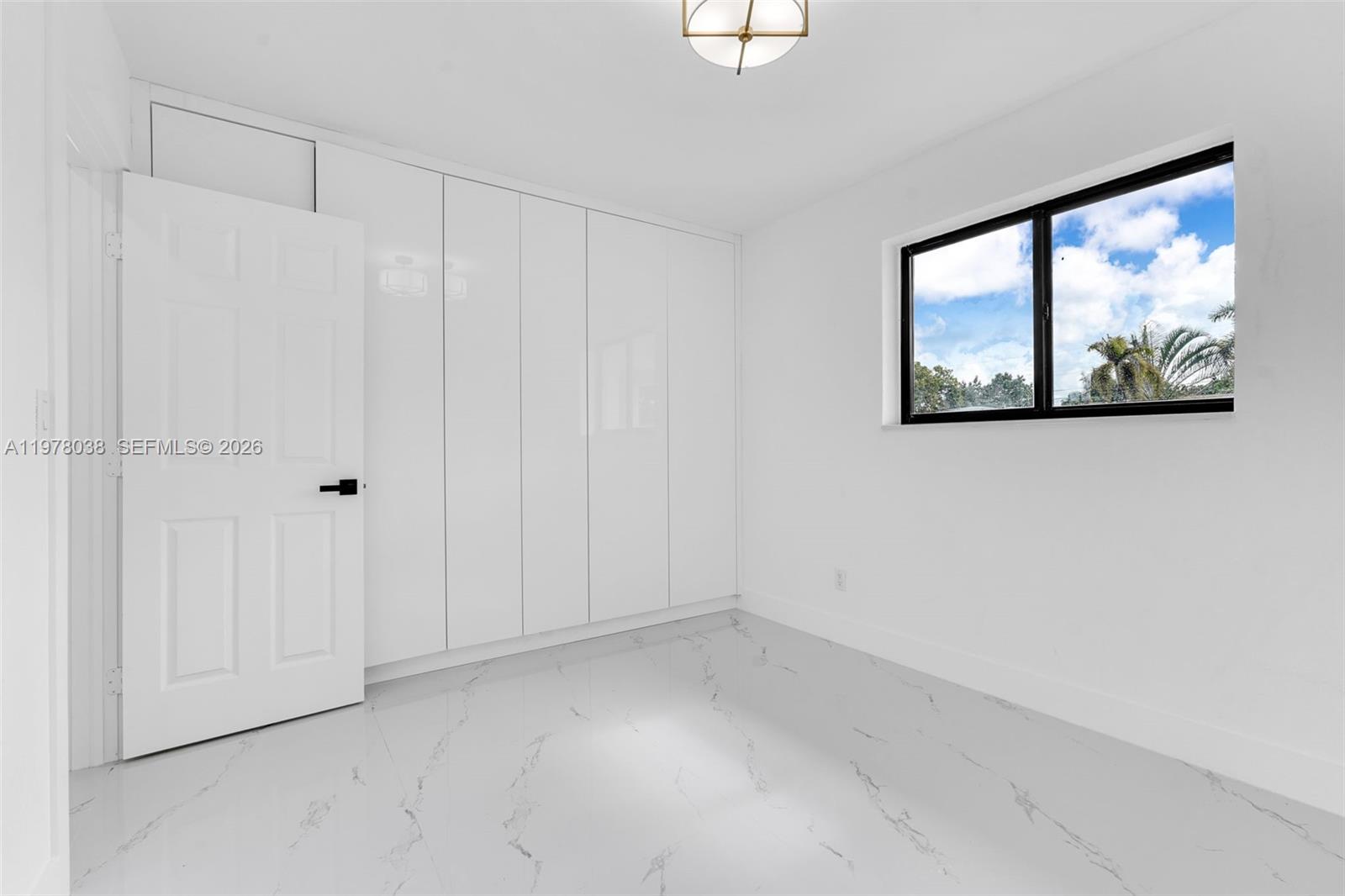 695 West 73rd Place Hialeah, FL 33014 - Photo 16 of 27
