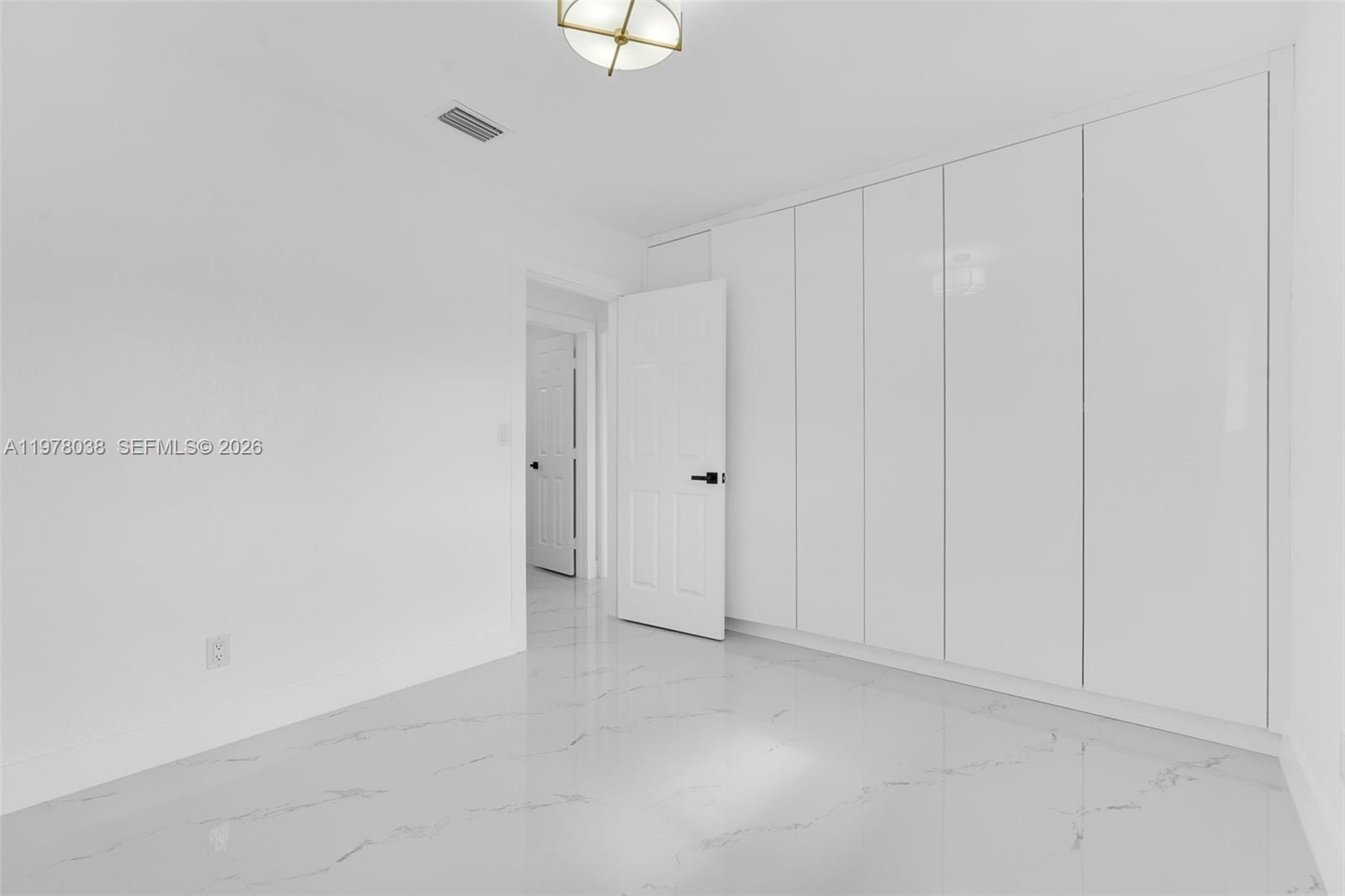 695 West 73rd Place Hialeah, FL 33014 - Photo 17 of 27