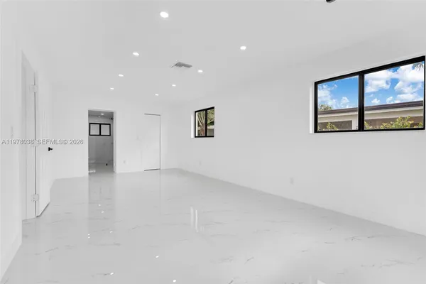 $799,900 | 695 West 73rd Place, Hialeah, FL 33014