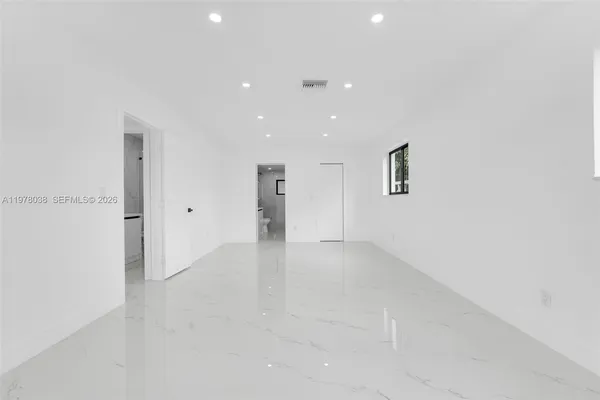 $799,900 | 695 West 73rd Place, Hialeah, FL 33014
