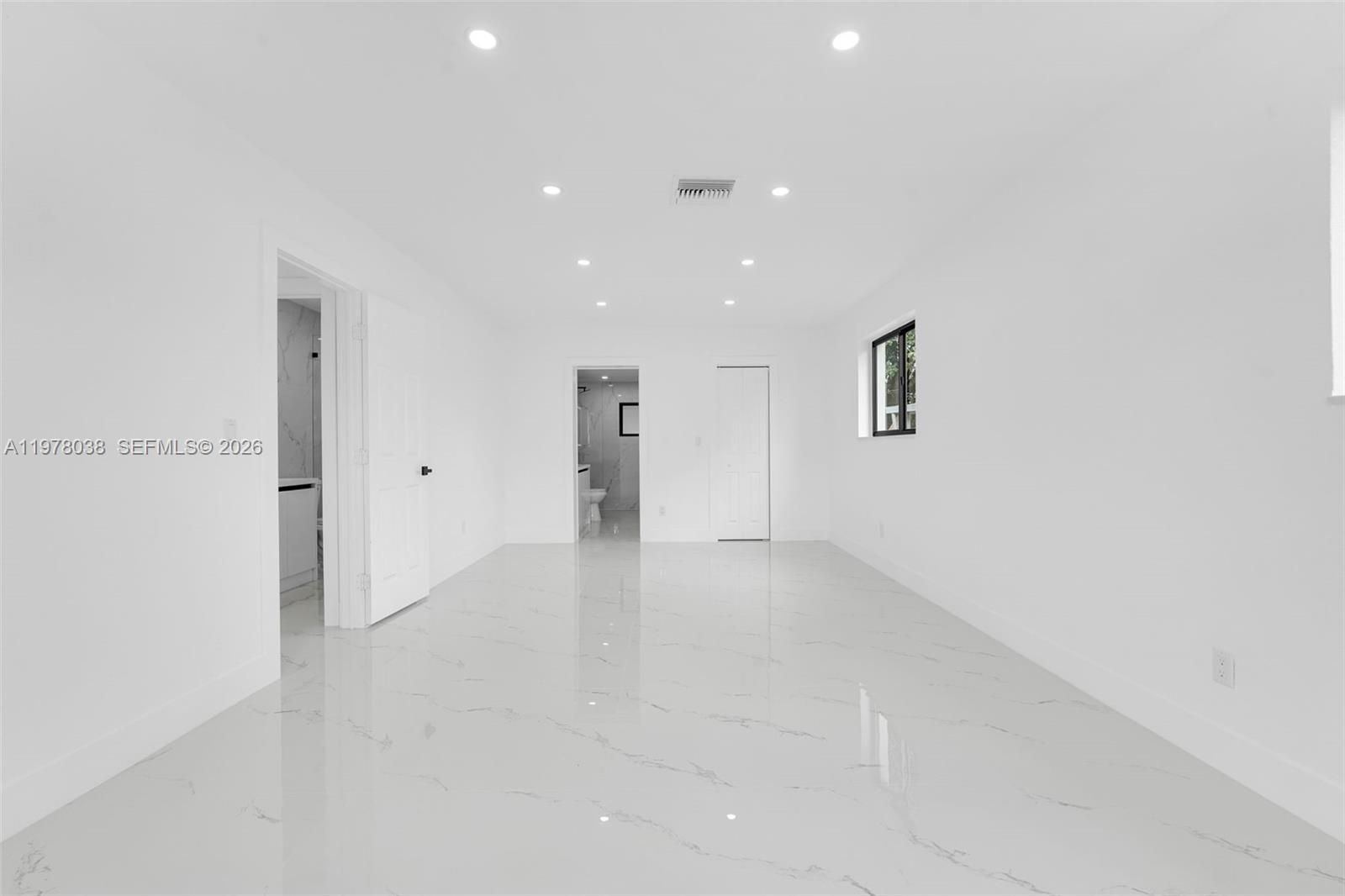 695 West 73rd Place Hialeah, FL 33014 - Photo 20 of 27