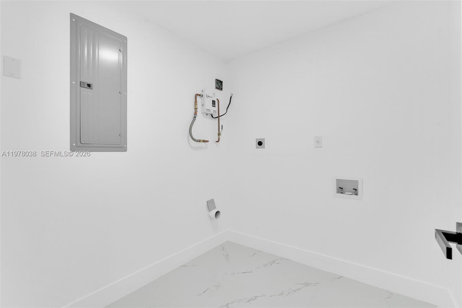 695 West 73rd Place Hialeah, FL 33014 - Photo 25 of 27