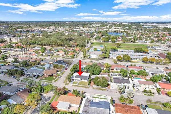 $799,900 | 695 West 73rd Place, Hialeah, FL 33014