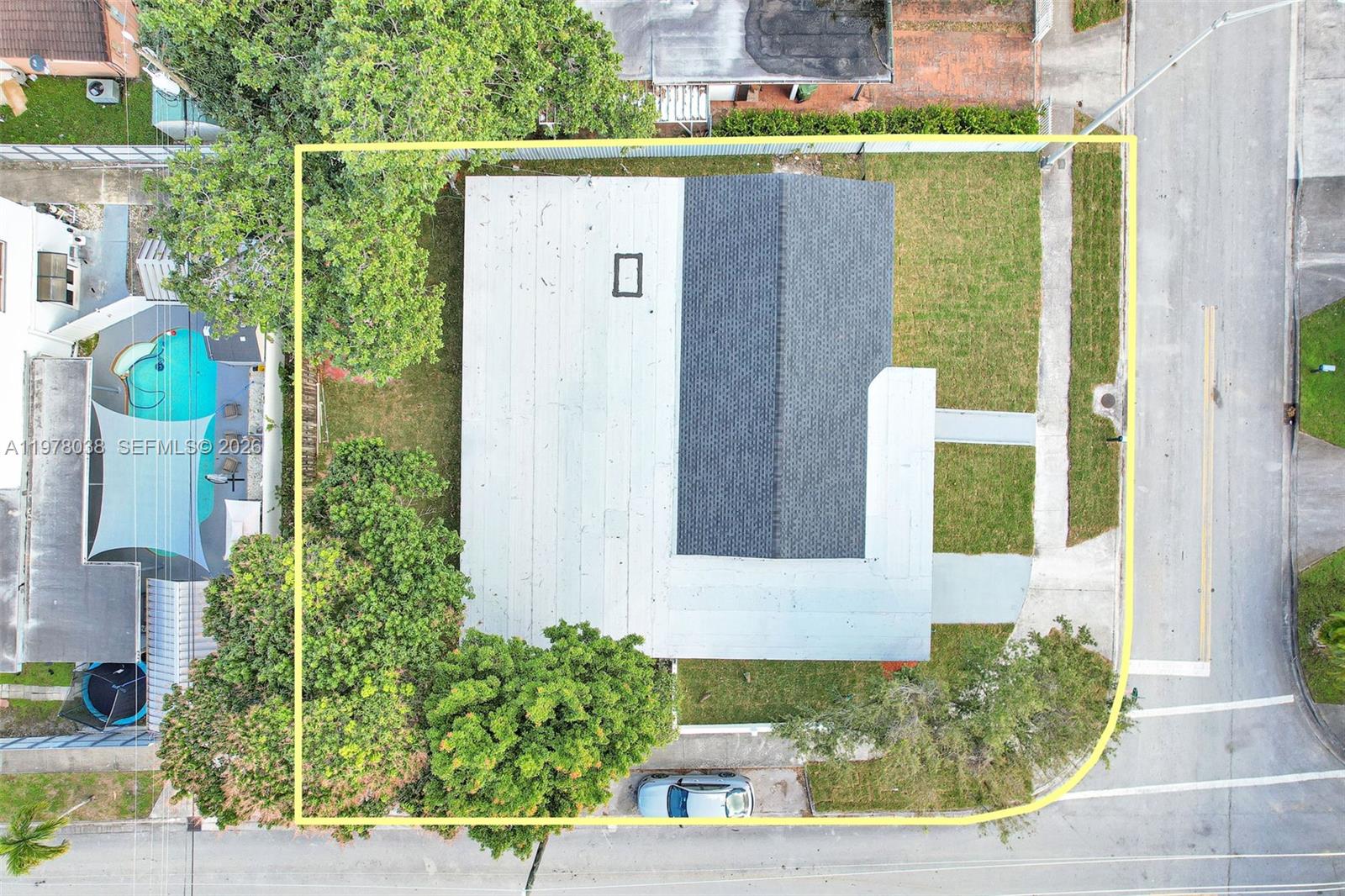 695 West 73rd Place Hialeah, FL 33014 - Photo 5 of 27
