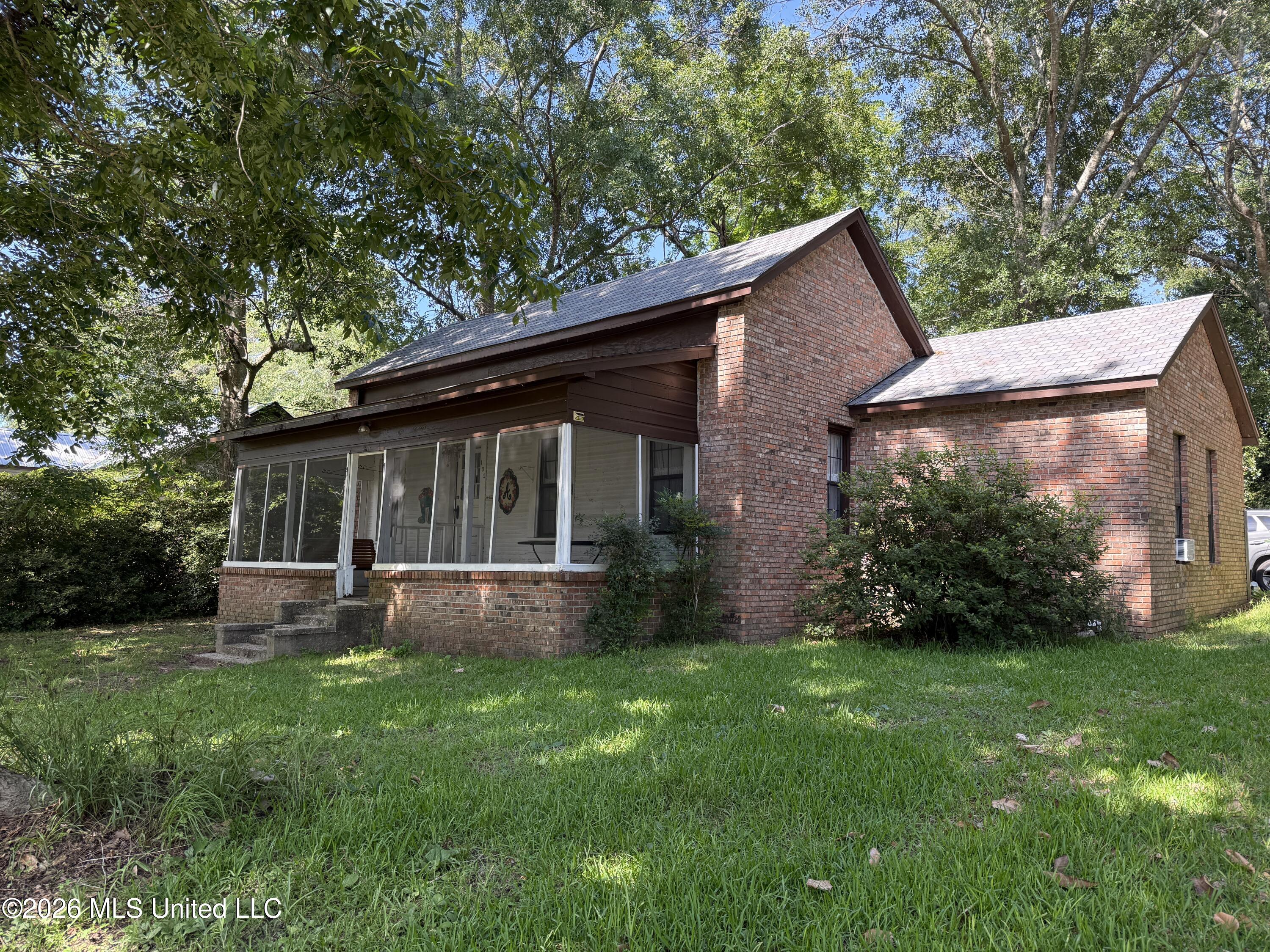 131 Fourth Street North Wiggins, MS 39577 - Photo 3 of 23 IMG_4842