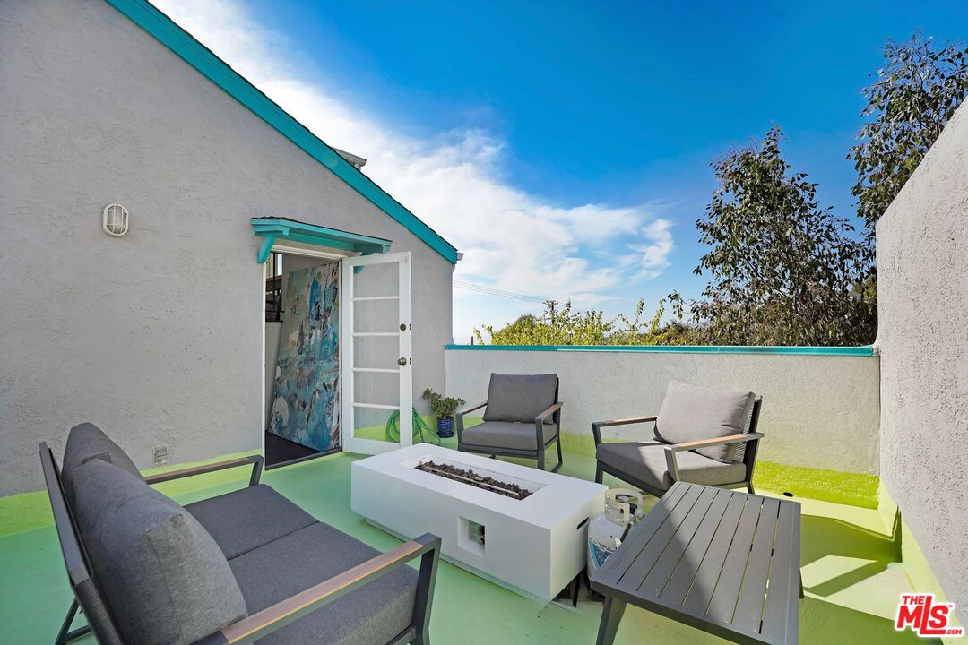 29231 Heathercliff Road, Unit 1 Malibu, CA 90265 - Photo 18 of 20