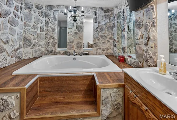 $474,900 | 4311 County Road 379, Whitewater, MO 63785