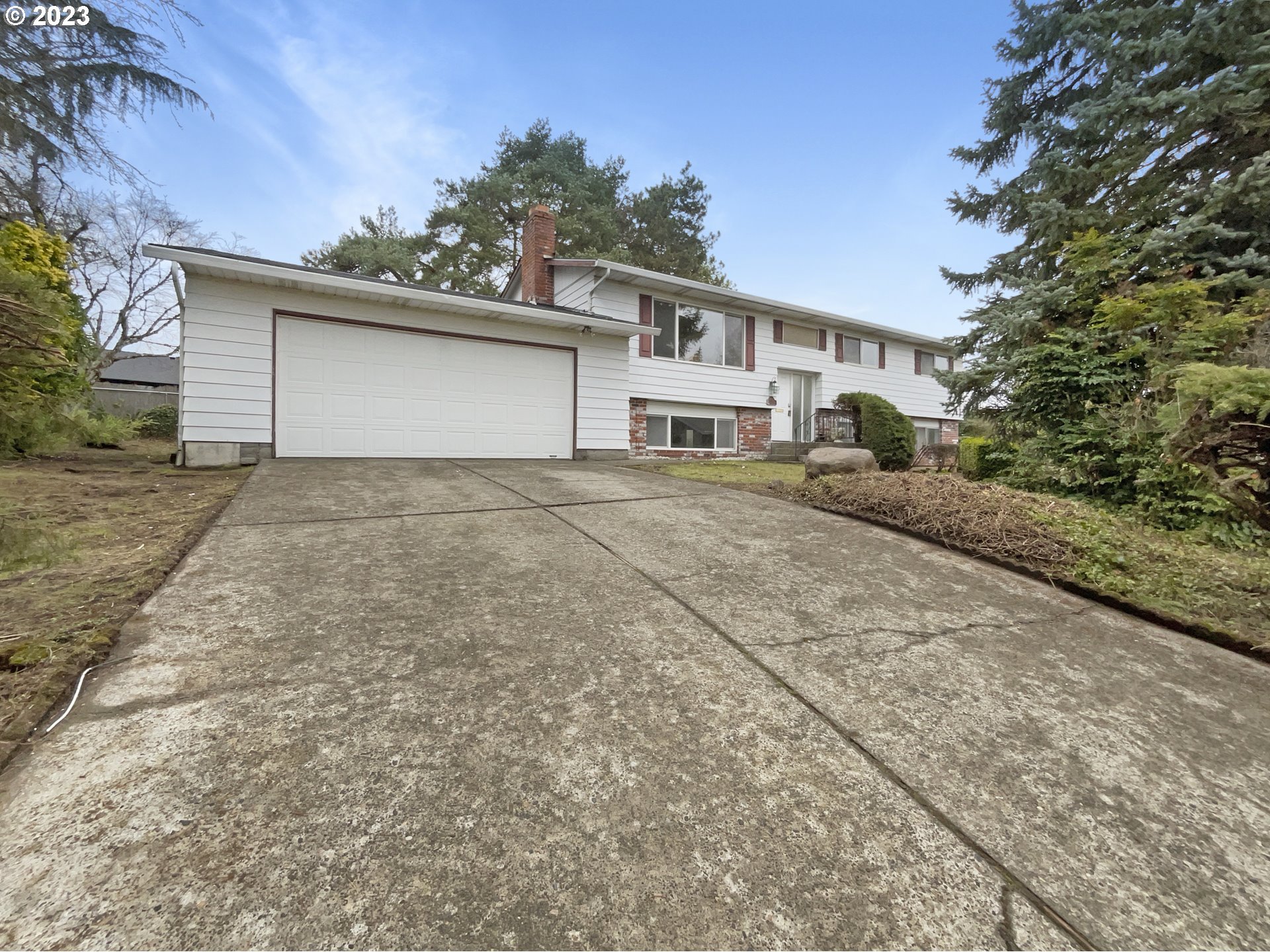 17585 Springhill Place Gladstone, OR 97027 - Photo 1 of 29 Gallery Image 1