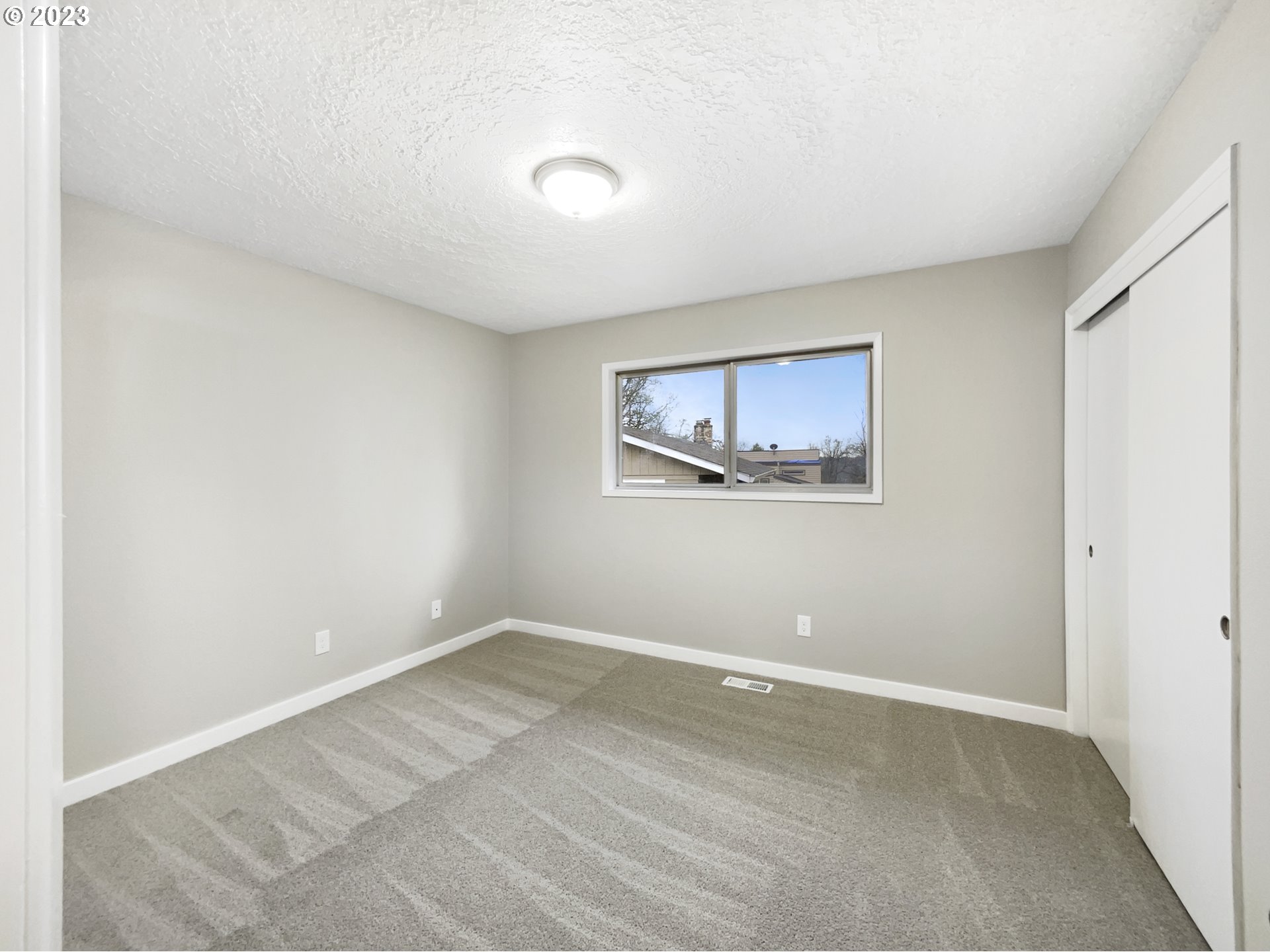 17585 Springhill Place Gladstone, OR 97027 - Photo 14 of 29 Gallery Image 14