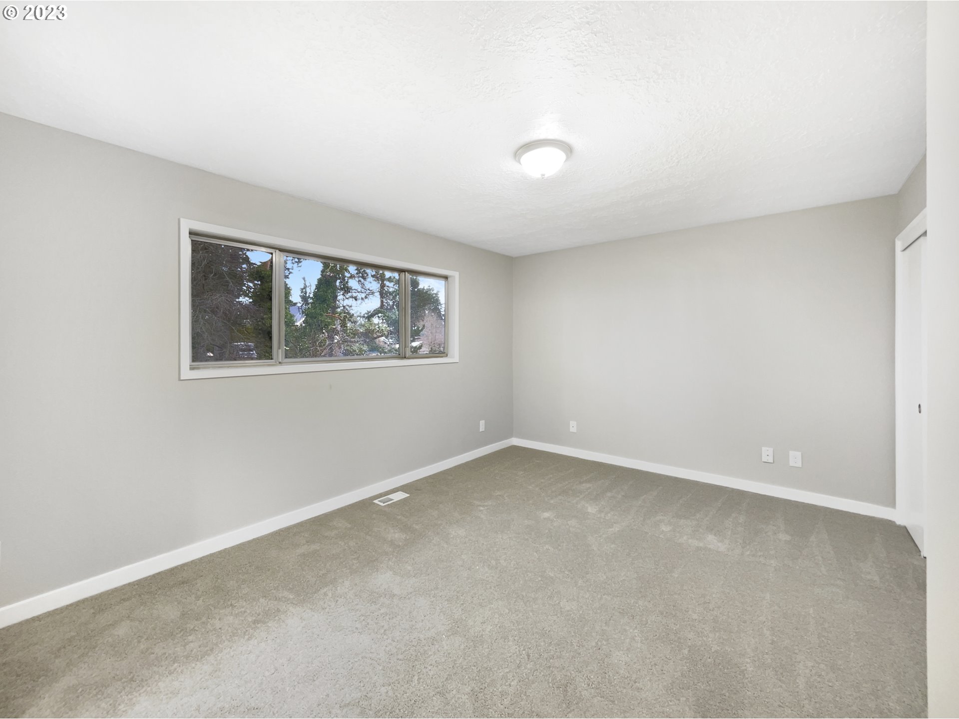 17585 Springhill Place Gladstone, OR 97027 - Photo 10 of 29 Gallery Image 10