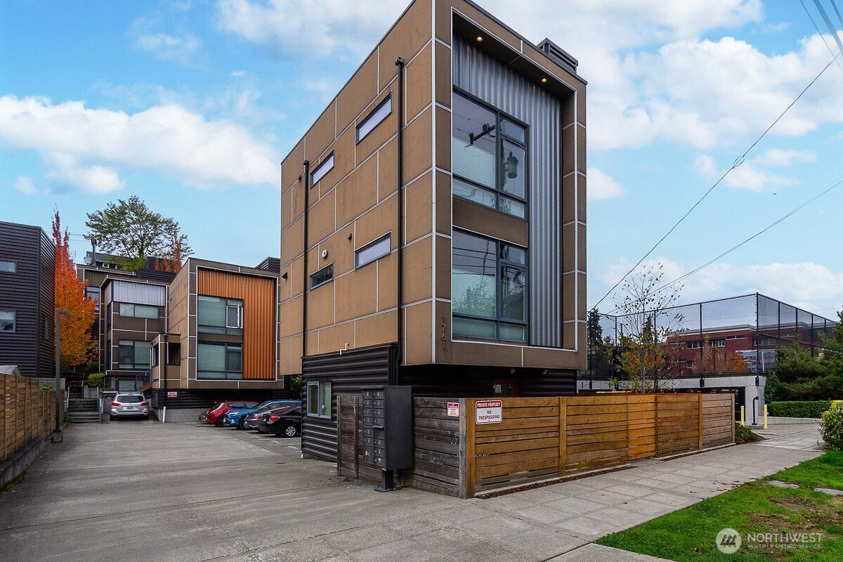 1761 20th Avenue South Seattle, WA 98144 - Photo 3 of 39