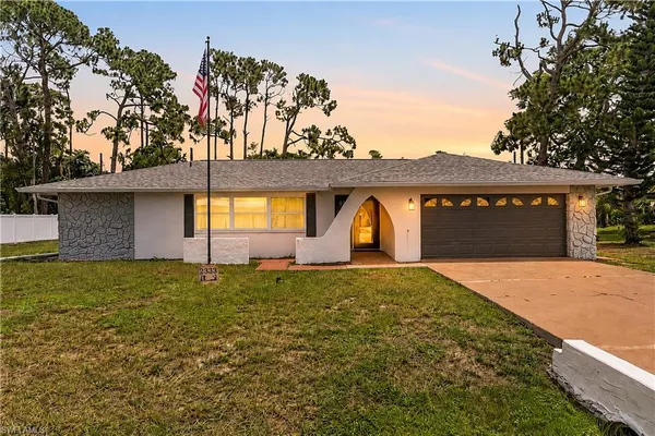 $429,000 | 2333 Dover Avenue, Fort Myers, FL 33907
