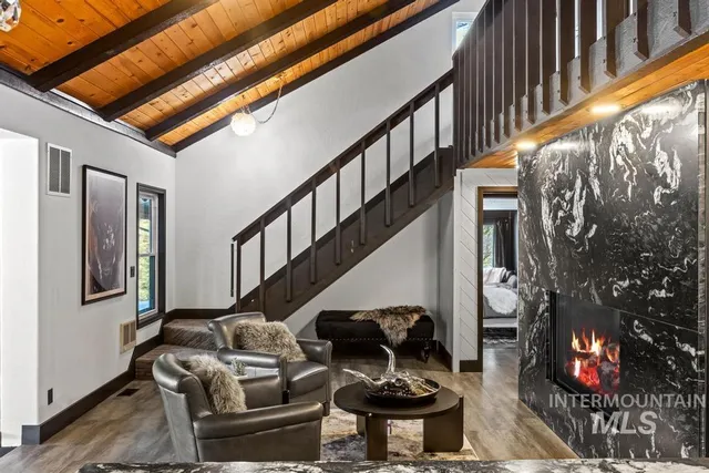 $956,888 | 1717 Pine Lakes Ranch Drive, Cascade, ID 83611