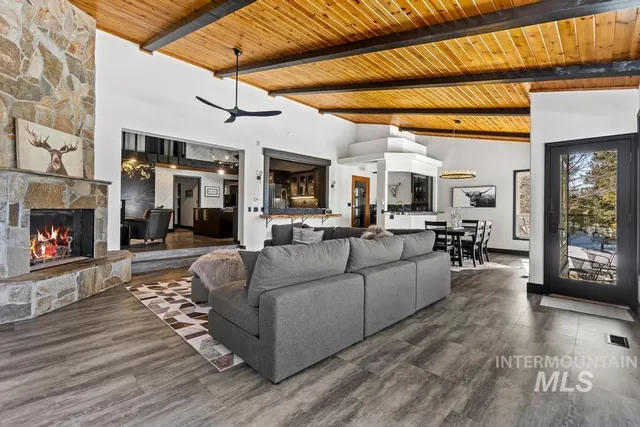 $956,888 | 1717 Pine Lakes Ranch Drive, Cascade, ID 83611